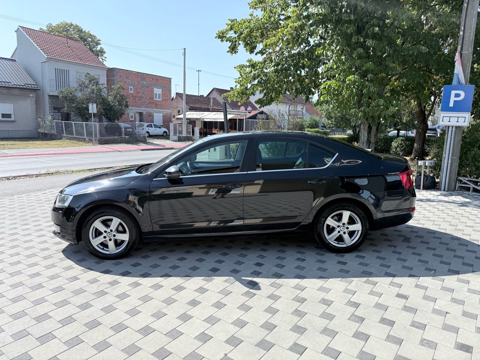 Škoda Octavia 2,0 TDI, fotografija 3