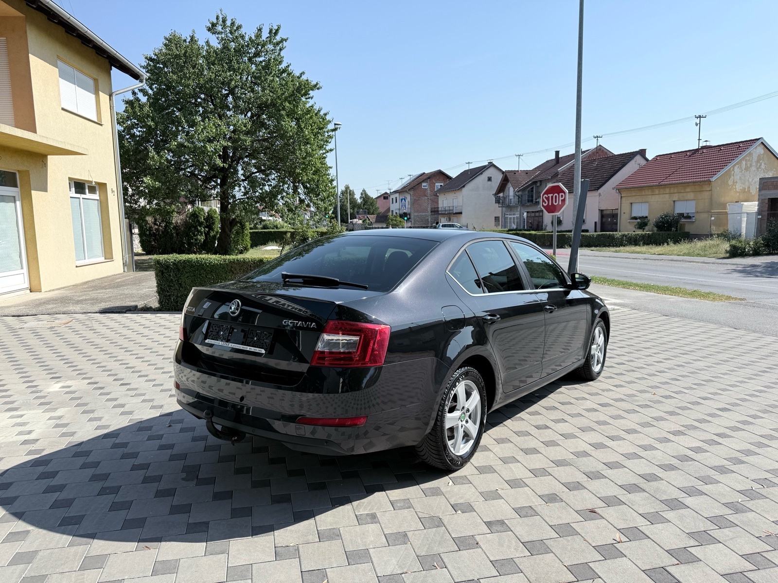 Škoda Octavia 2,0 TDI, fotografija 6