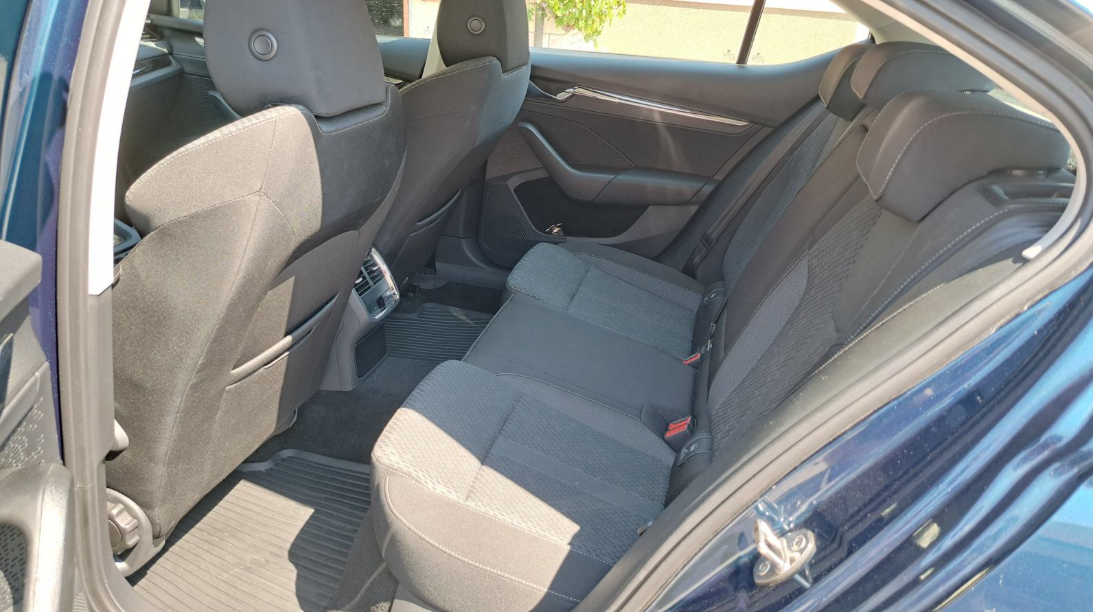 Škoda Octavia 2,0 TDI, fotografija 8