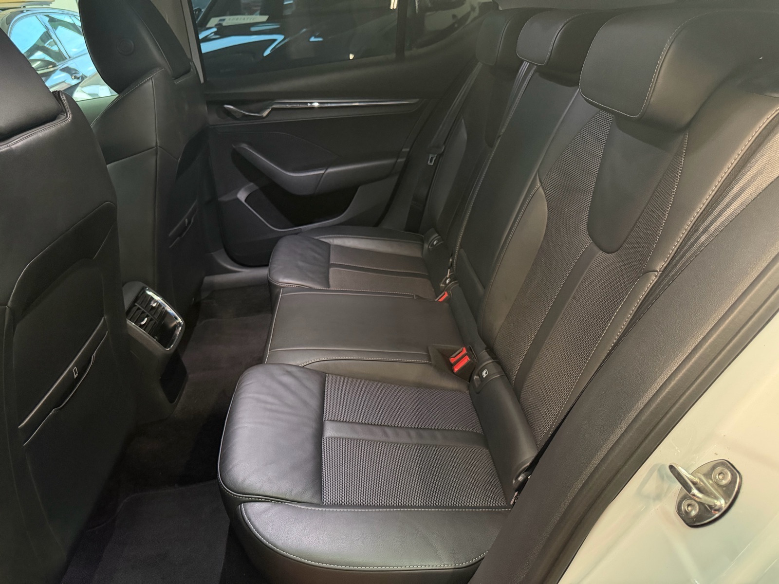 Škoda Octavia 2,0 TDI, fotografija 13