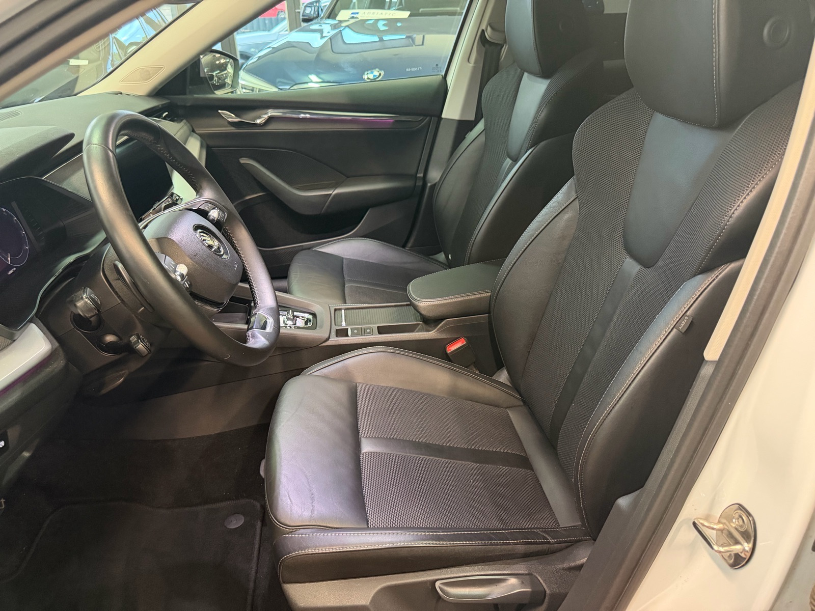 Škoda Octavia 2,0 TDI, fotografija 7