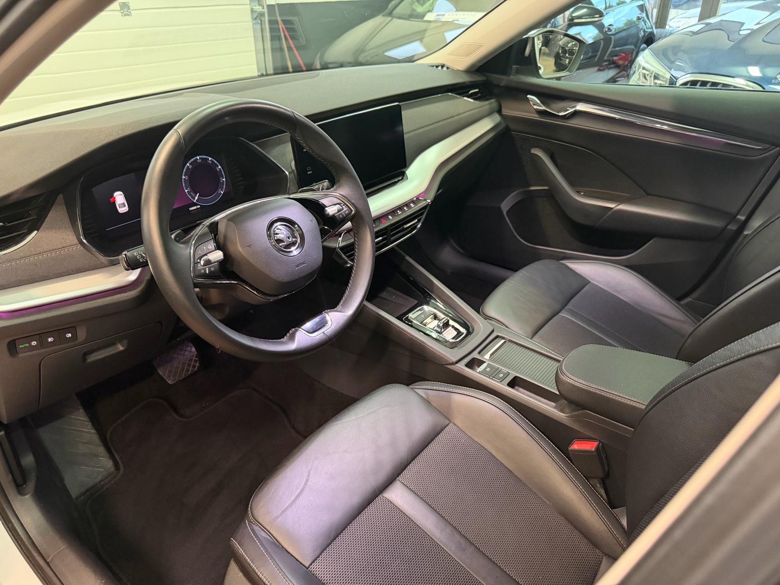 Škoda Octavia 2,0 TDI, fotografija 6