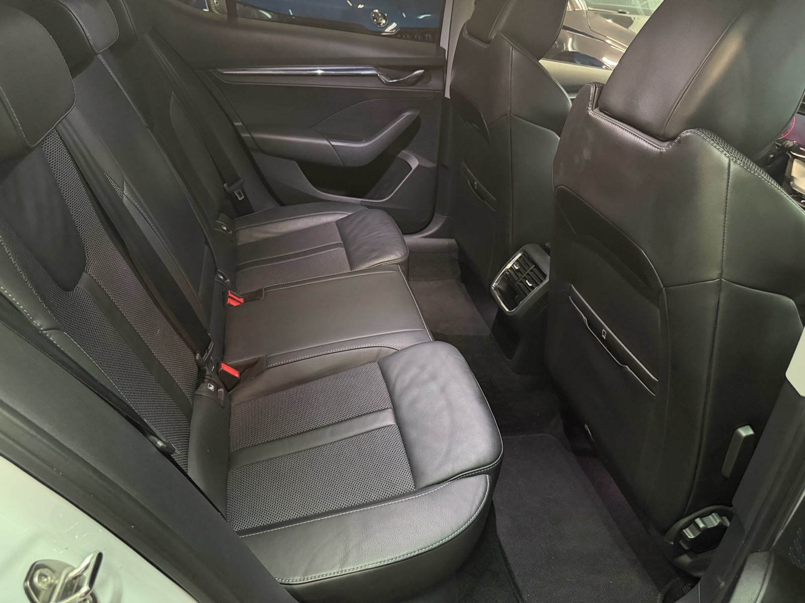 Škoda Octavia 2,0 TDI, fotografija 14