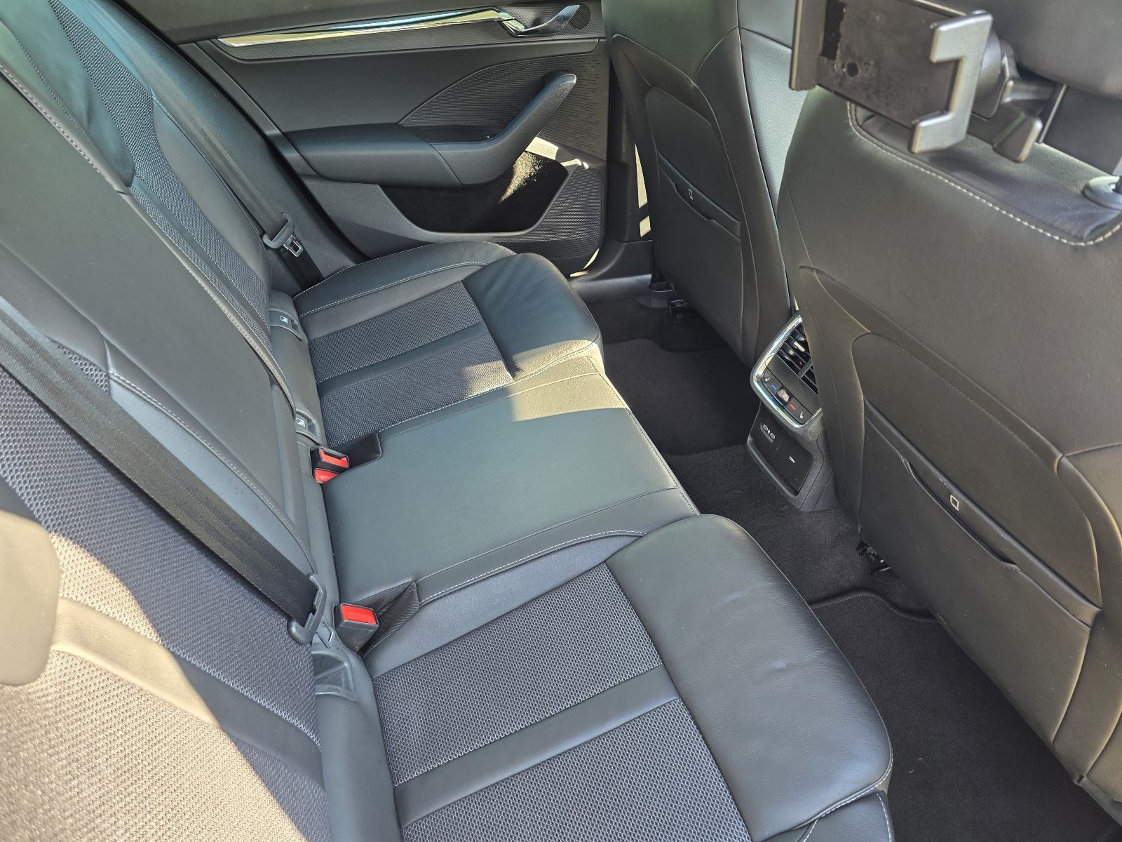 Škoda Octavia 2,0 TDI Style,led,navi,2xpdc,leasing RATA VEC OD 220E, fotografija 7