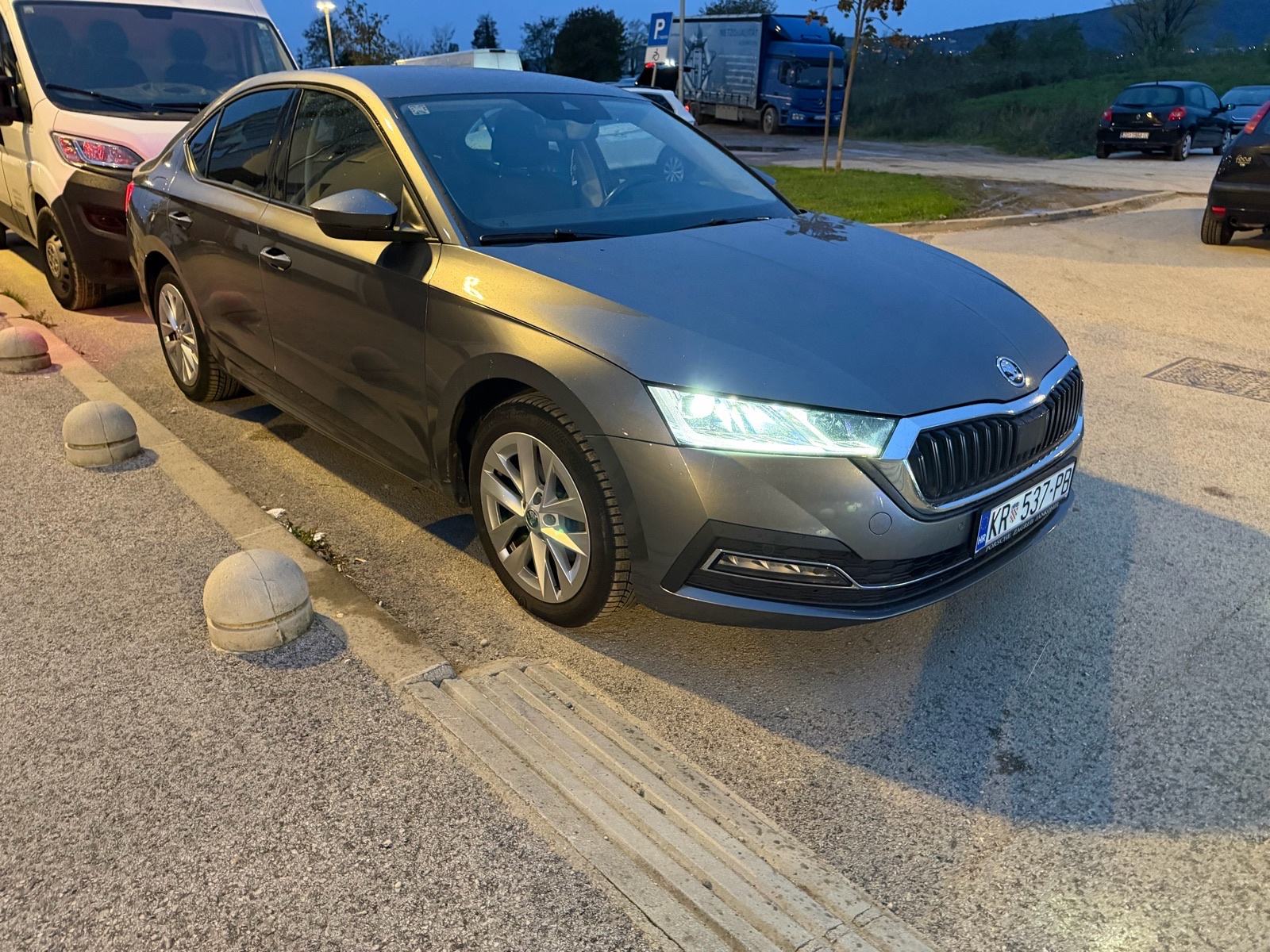 Škoda Octavia 2,0 TDI STYLE#Matrix#Navi, pogled izvana - slika 1