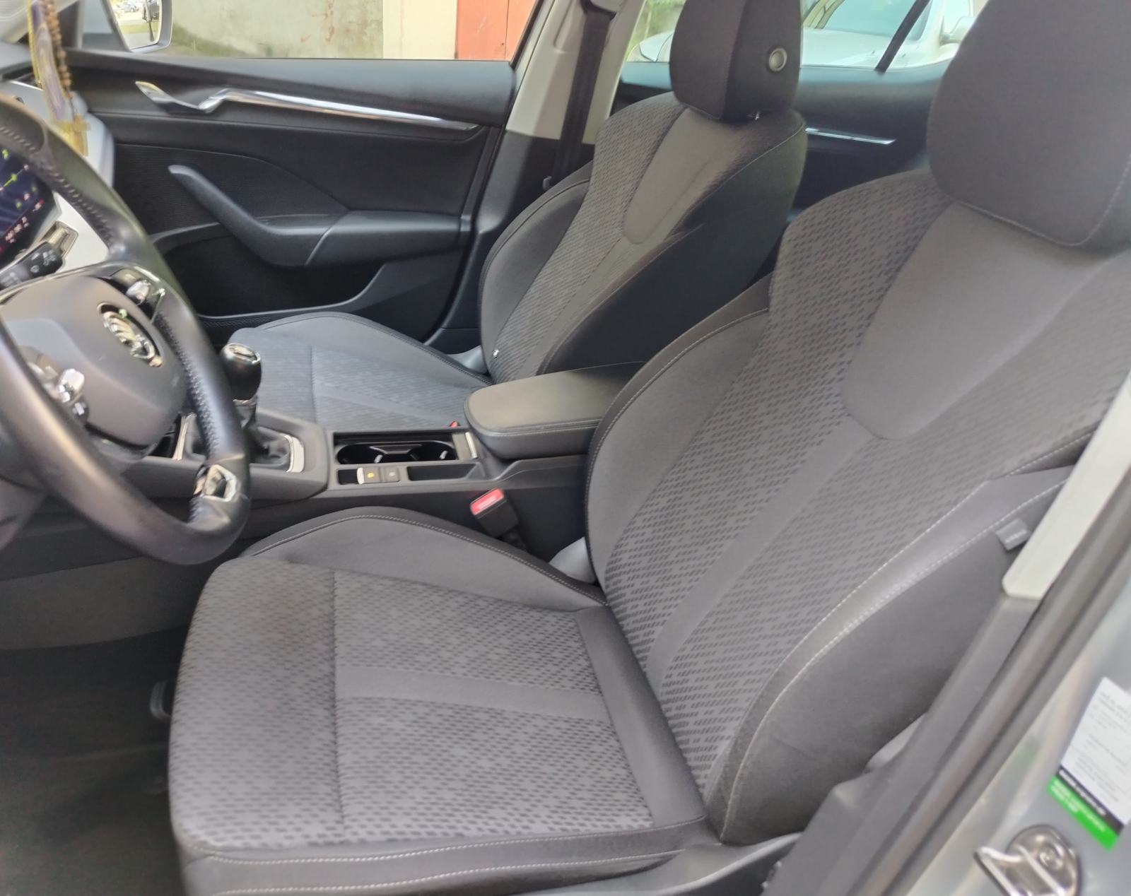Škoda Octavia 2,0 TDI STYLE OPREMA KUPLJENA NOVA U HR REG 8/2027, fotografija 3
