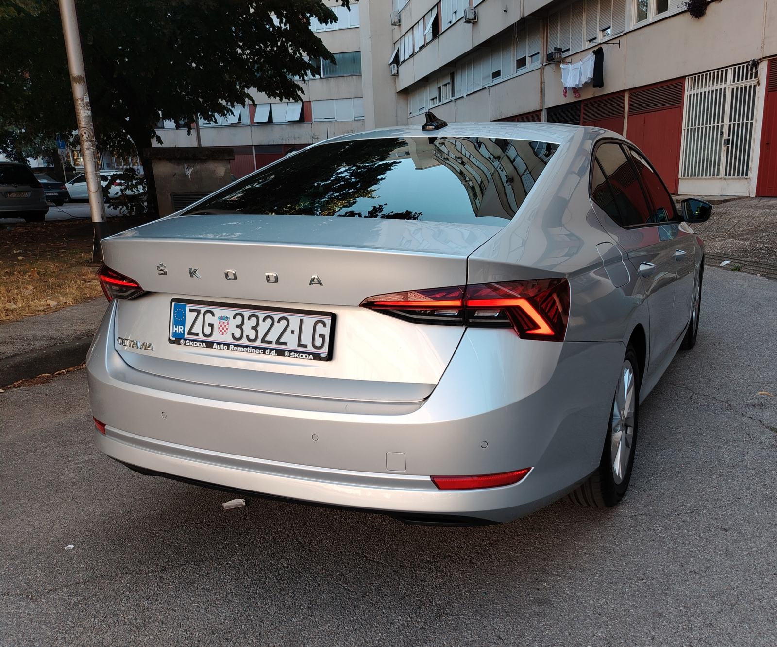Škoda Octavia 2,0 TDI STYLE OPREMA KUPLJENA NOVA U HR REG 8/2027, fotografija 8