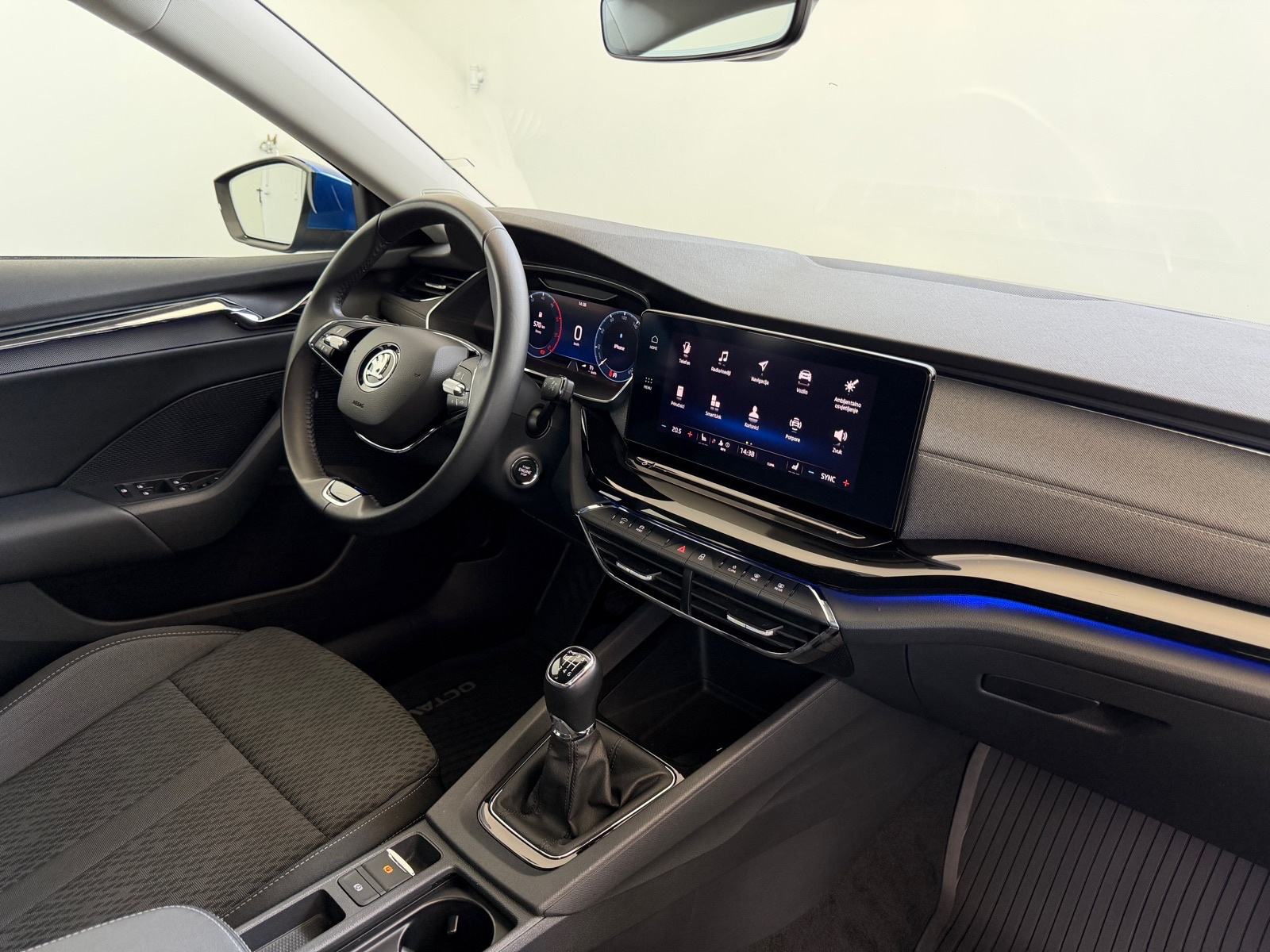 Škoda Octavia 2,0 TDI STYLE, VIRTUAL, LED, JAMSTVO, LEASING BEZ UČEŠĆA, fotografija 11