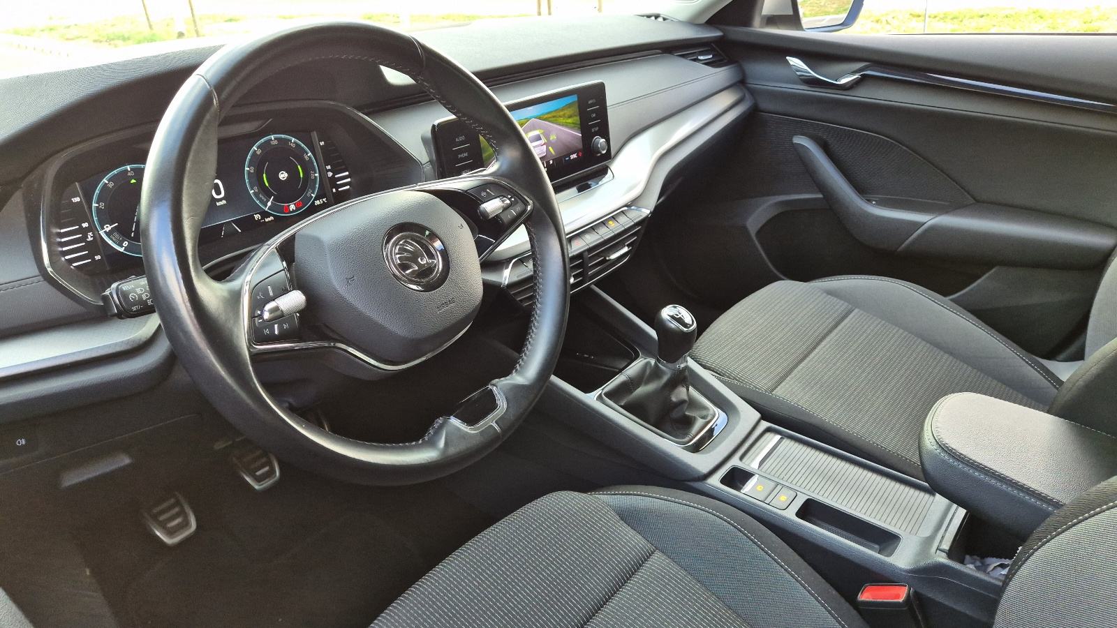 Škoda Octavia 2,0 TDI HR AUTO *VIRTUAL, CRISTAL LED, REG 02/2026, fotografija 11