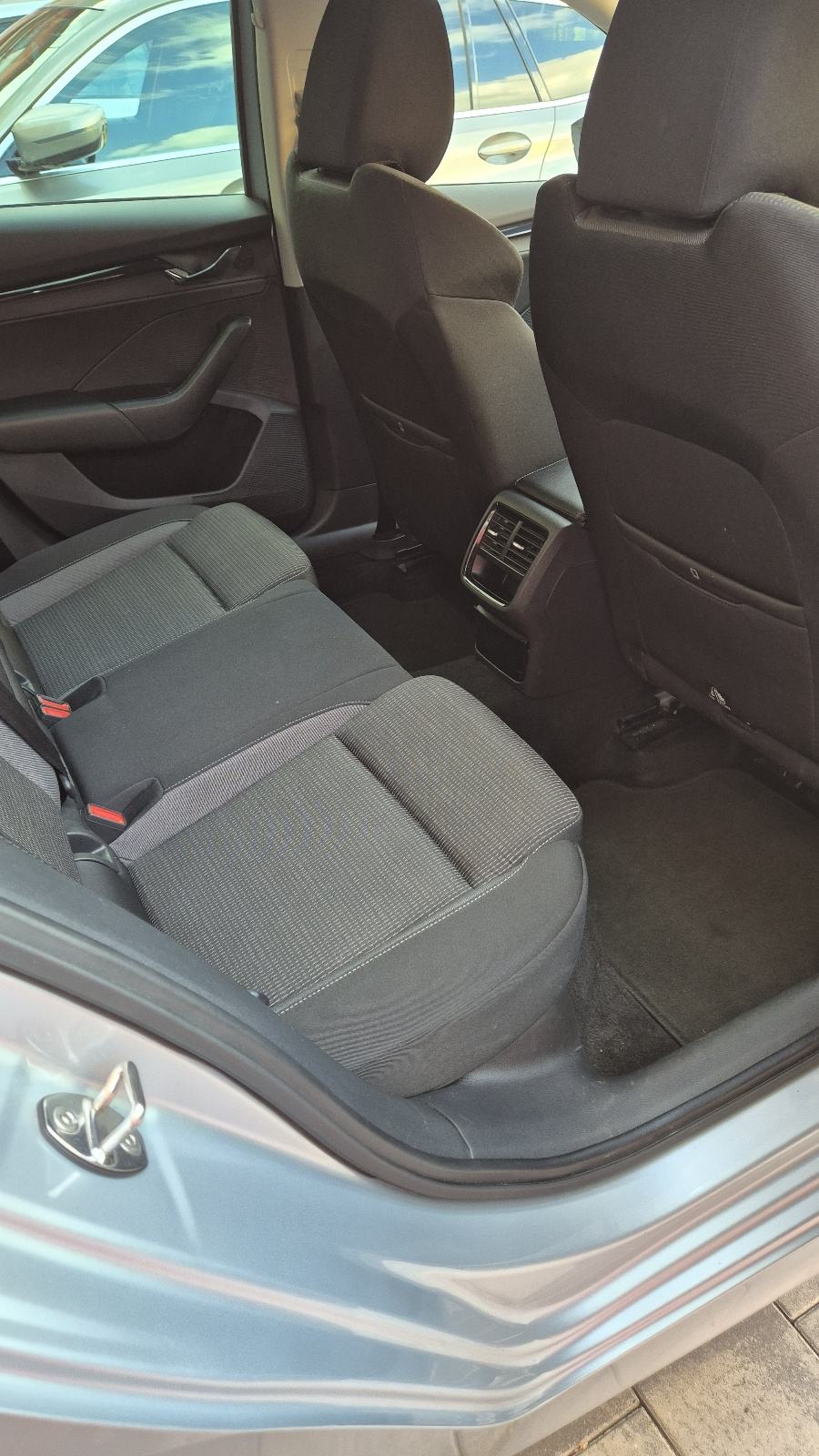 Škoda Octavia 2,0 TDI HR AUTO *VIRTUAL, CRISTAL LED, REG 02/2026, fotografija 15