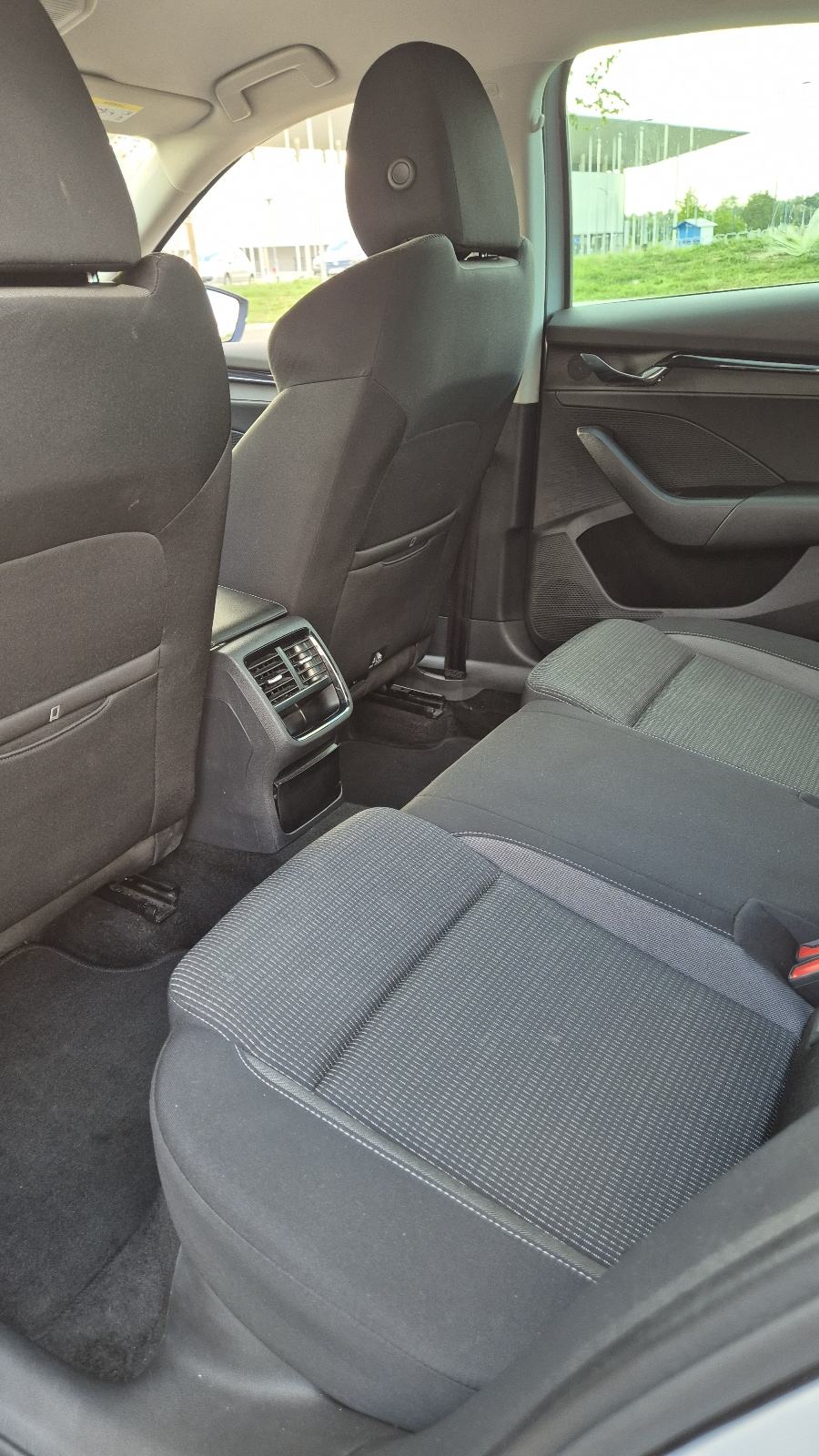 Škoda Octavia 2,0 TDI HR AUTO *VIRTUAL, CRISTAL LED, REG 02/2026, fotografija 16