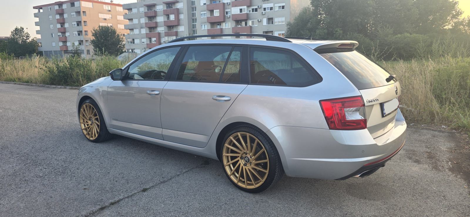 Škoda Octavia 2,0 TDI VRS DSG reg. do 07/27, Super stanje, fotografija 19