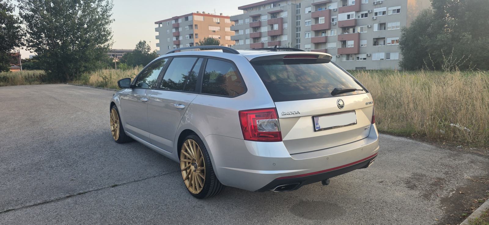 Škoda Octavia 2,0 TDI VRS DSG reg. do 07/27, Super stanje, fotografija 18