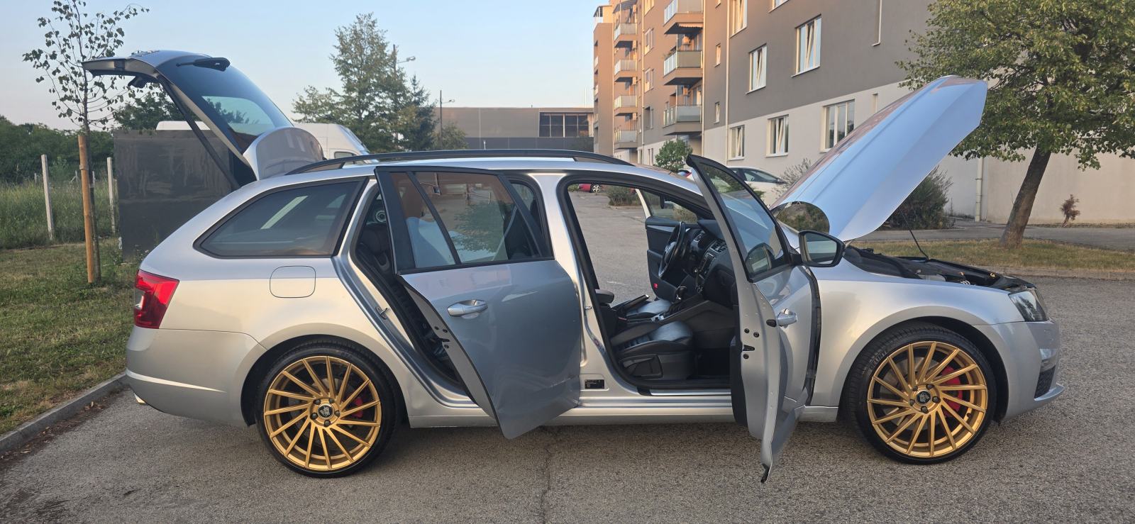 Škoda Octavia 2,0 TDI VRS DSG reg. do 07/27, Super stanje, fotografija 13