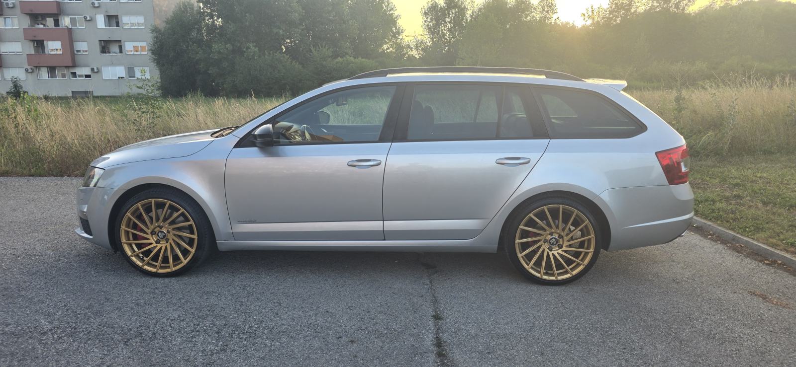 Škoda Octavia 2,0 TDI VRS DSG reg. do 07/27, Super stanje, fotografija 4