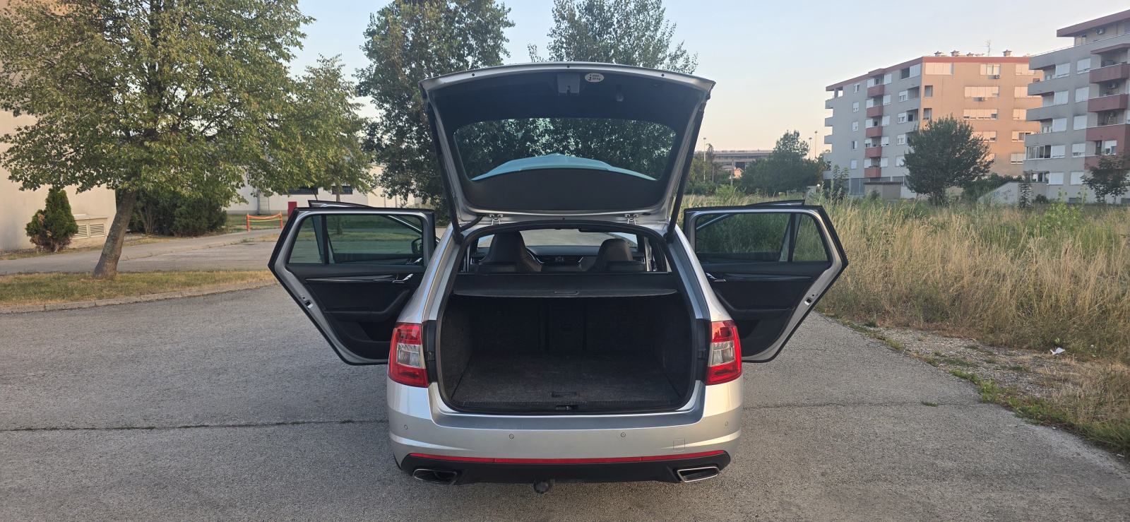 Škoda Octavia 2,0 TDI VRS DSG reg. do 07/27, Super stanje, fotografija 17