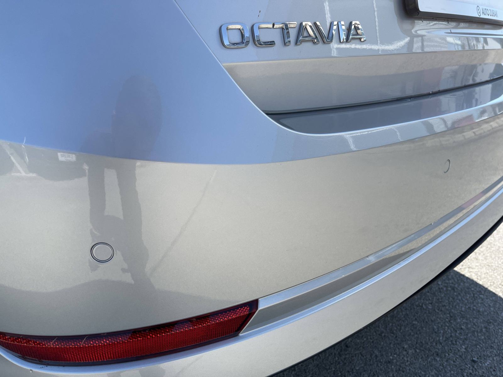 SKODA OCTAVIA 2023 • PREMIUM jamstvo • AutoZubak Rabljena, fotografija 17