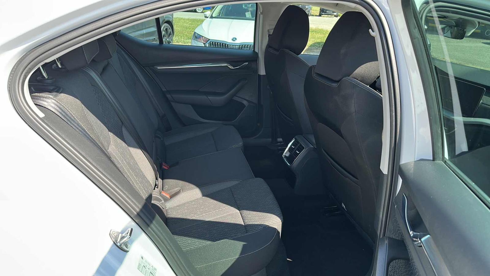 SKODA OCTAVIA 2024 • PREMIUM jamstvo • AutoZubak Rabljena, fotografija 10