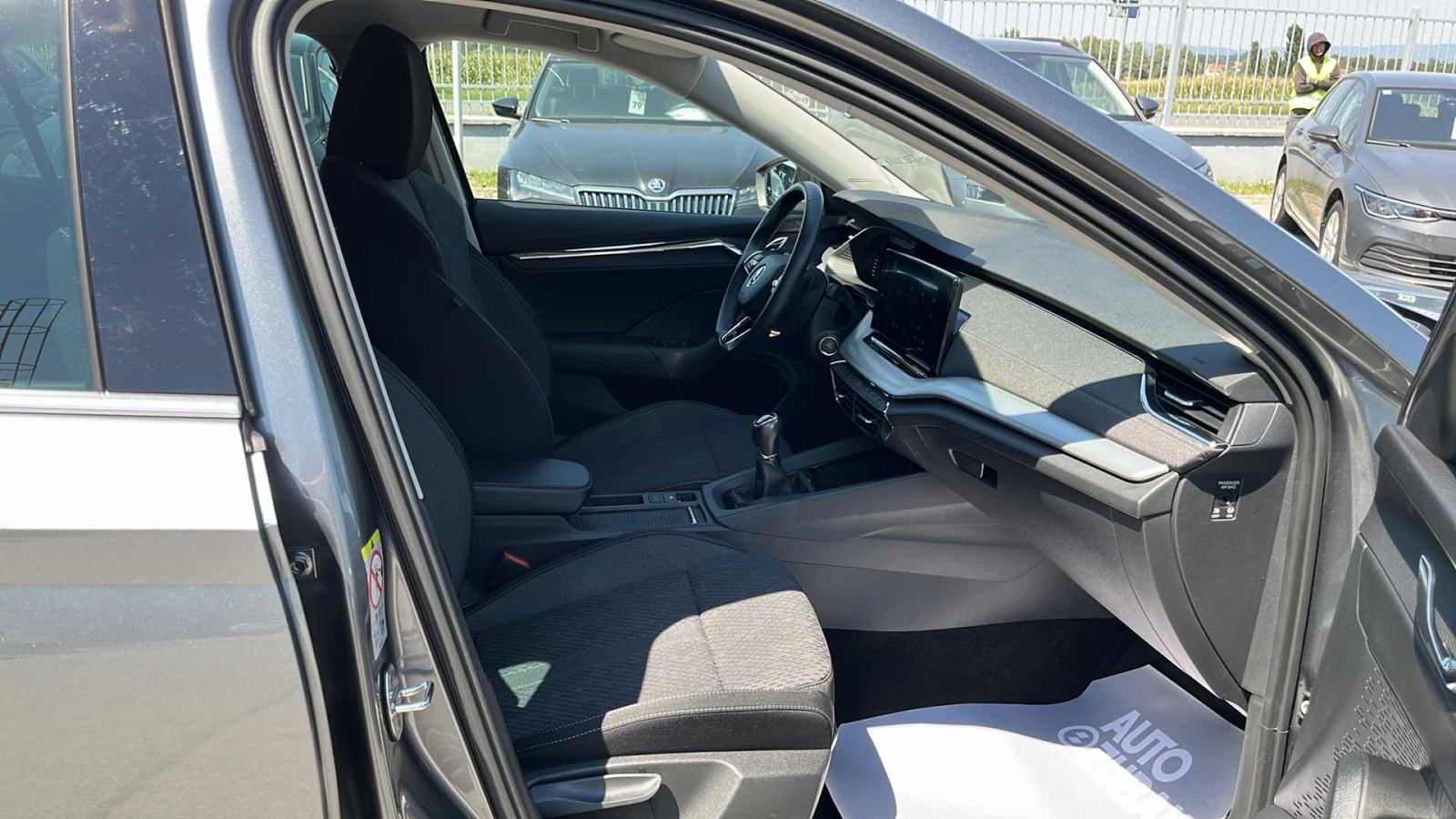 SKODA OCTAVIA 2024 • PREMIUM jamstvo • AutoZubak Rabljena, fotografija 9