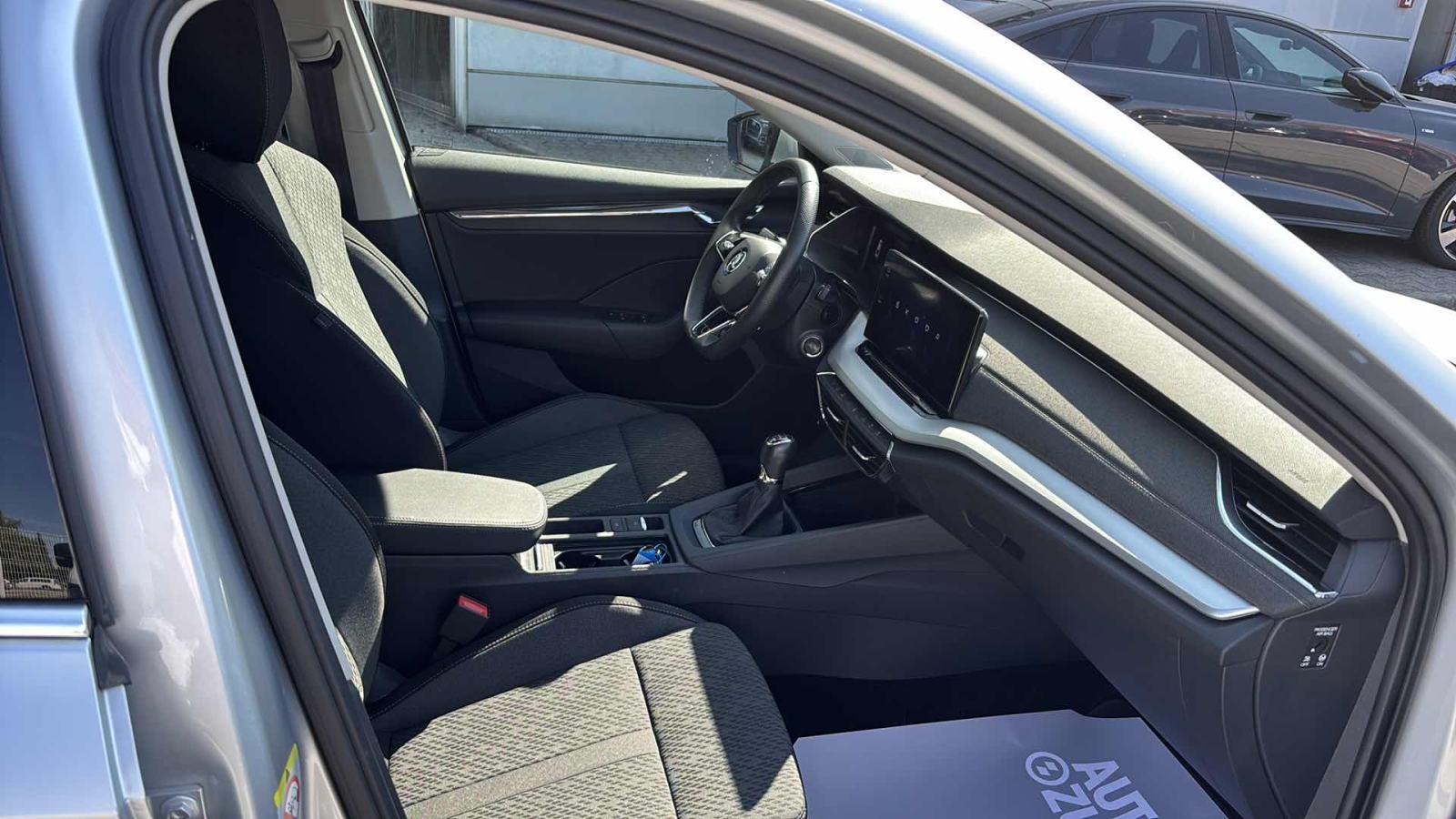 SKODA OCTAVIA 2024 • PREMIUM jamstvo • AutoZubak Rabljena, fotografija 9