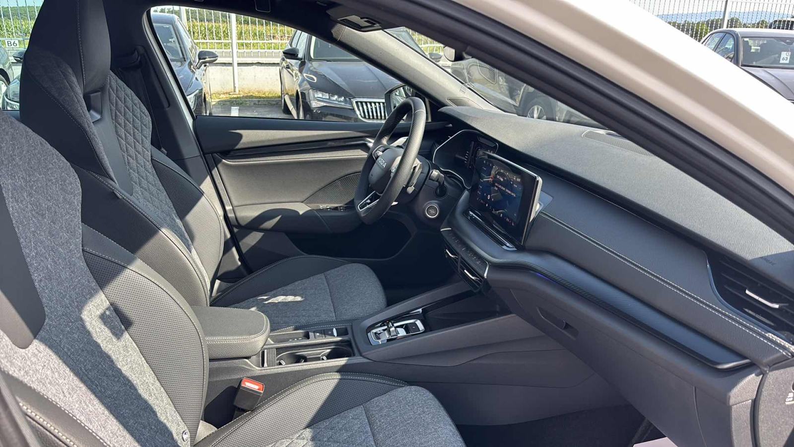SKODA OCTAVIA 2026 • PREMIUM jamstvo • AutoZubak Rabljena, fotografija 9