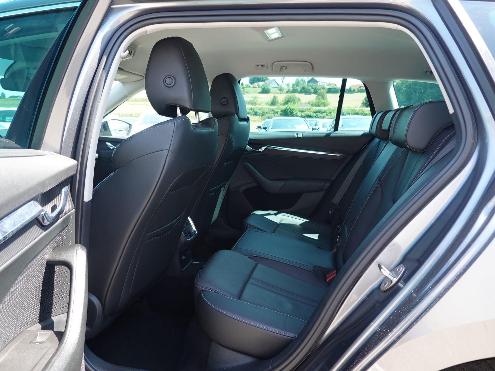 Škoda Octavia 4x4 2.0 TDI Style DSG+LED+ACC+HEAD-UP+KEYLESS, fotografija 10
