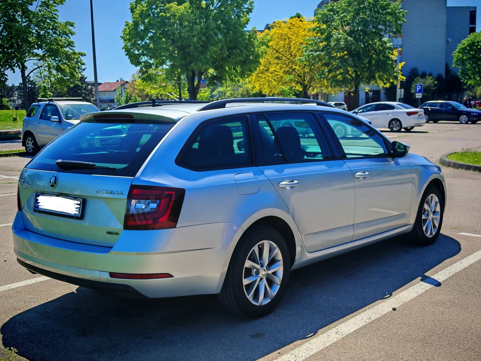 Škoda Octavia Combi 1,5 TSI DSG, CNG Plin, Veliki servis, Top stanje, fotografija 7