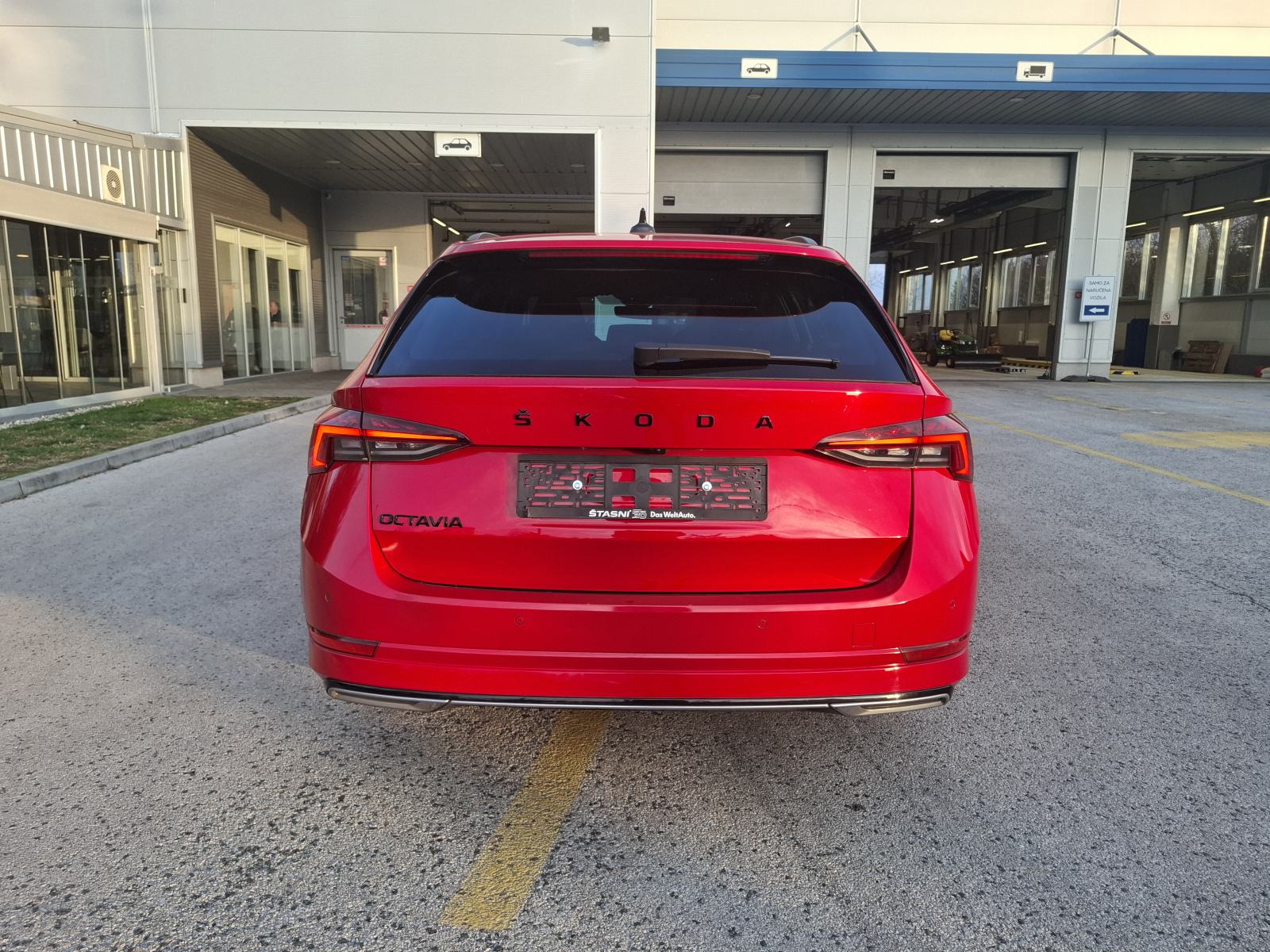 Škoda Octavia Combi 1,5 TSI DSG SPORTLINE - TOP STANJE, fotografija 9