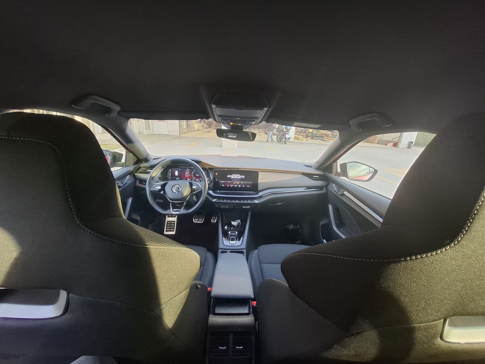 Škoda Octavia Combi 1,5 TSI DSG SPORTLINE - TOP STANJE, fotografija 14