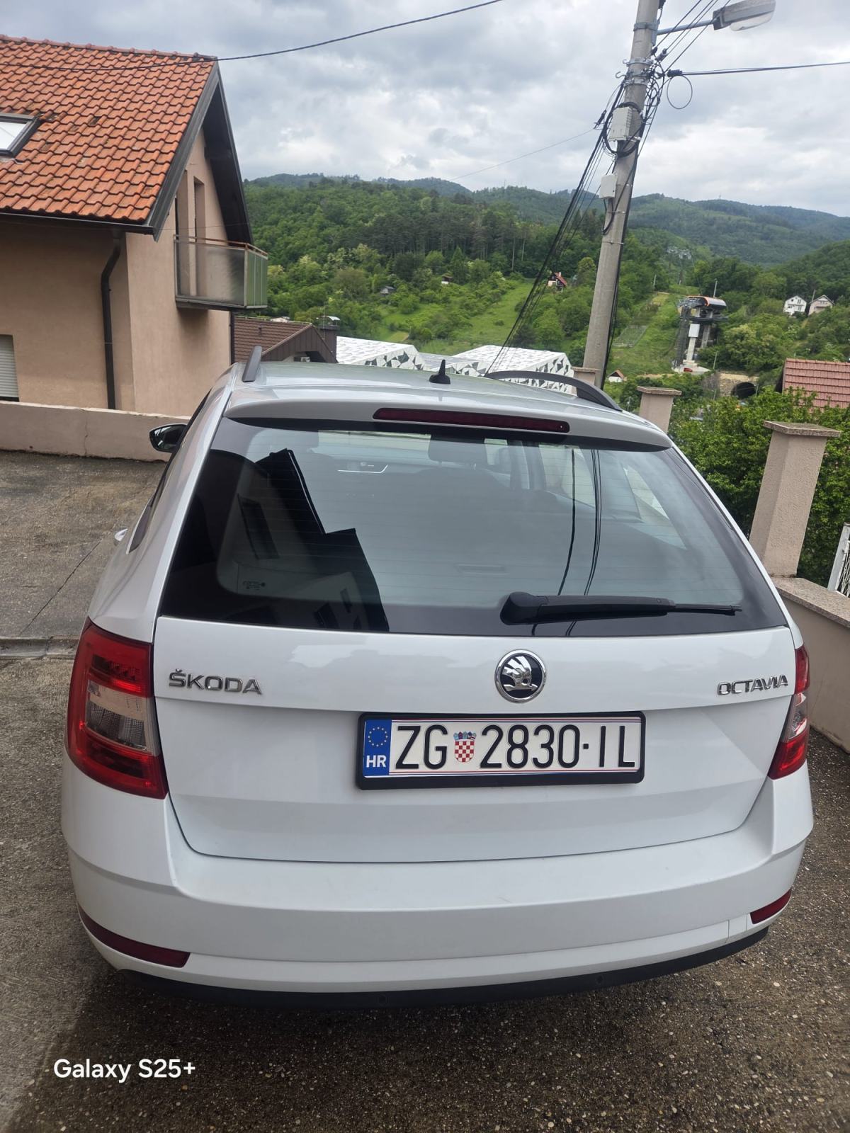 Škoda Octavia Combi 1,6 garancija reg 4/27, fotografija 4