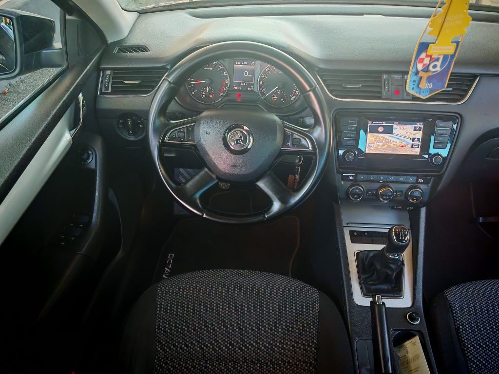 ⭐Škoda Octavia Combi 1,6 TDI◽ 095 808 9663 ◽KUKA◽PRIVAT◽REGISTRIRANA⭐, fotografija 16
