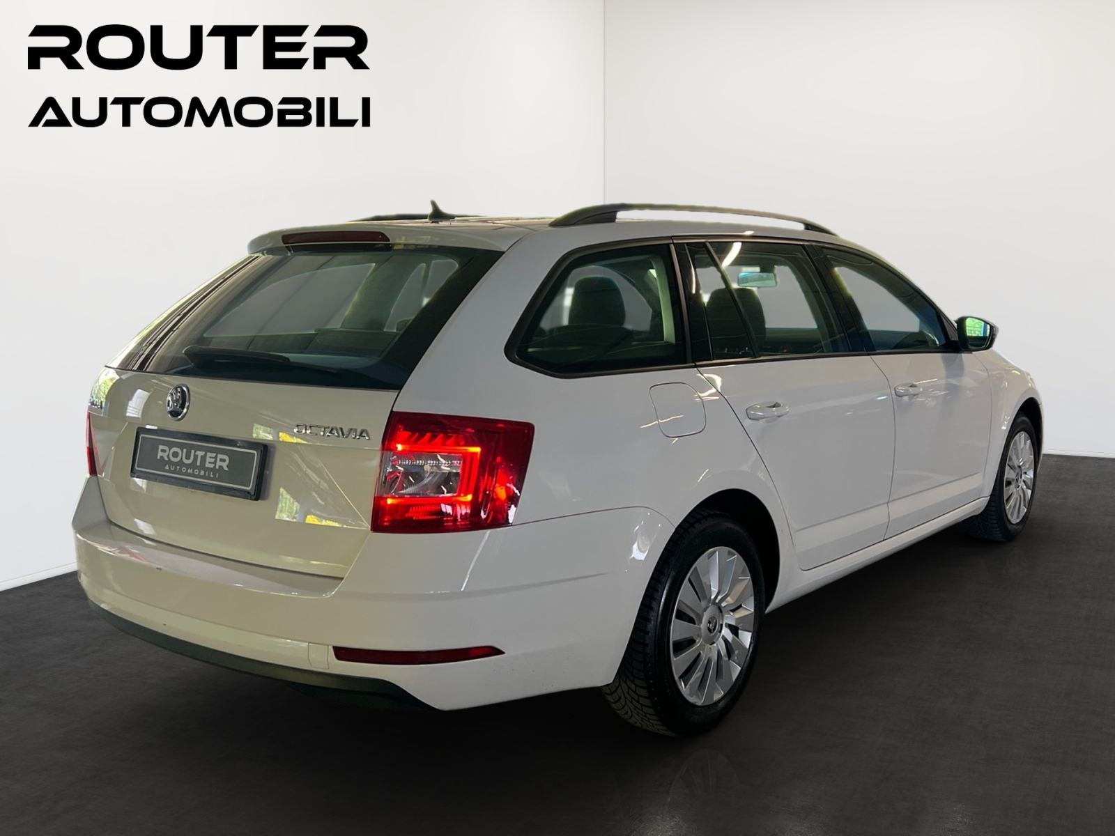 Škoda Octavia Combi 1.6 TDI 115 KS | AMBITION | Leasing bez Učešća, fotografija 3
