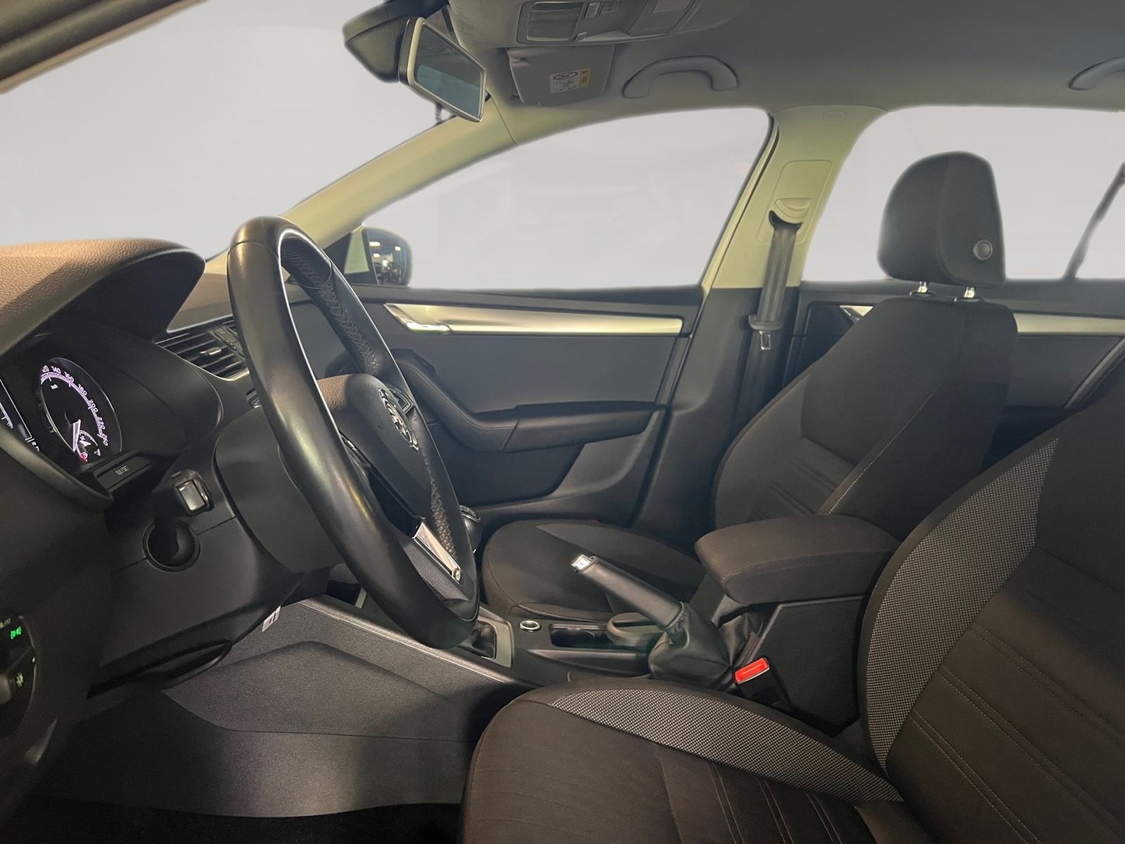 Škoda Octavia Combi 1.6 TDI 115 KS | AMBITION | Leasing bez Učešća, fotografija 7