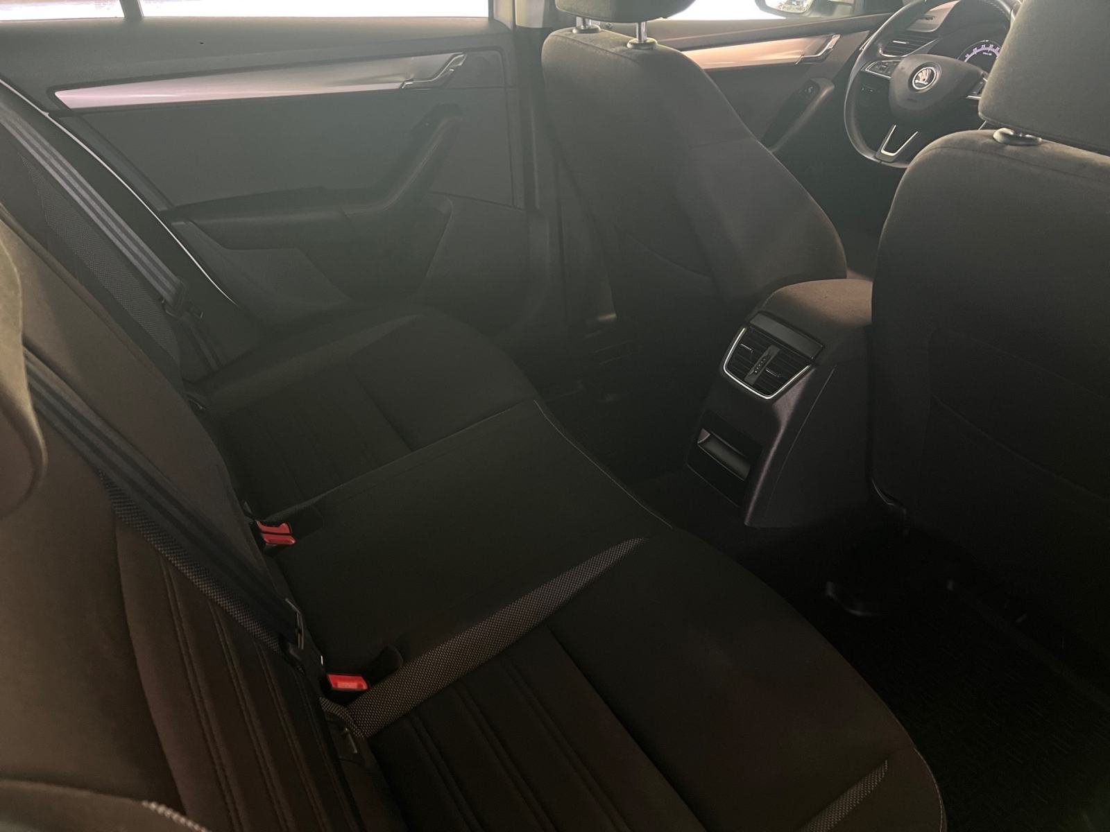 Škoda Octavia Combi 1.6 TDI 115 KS | AMBITION | Leasing bez Učešća, fotografija 9