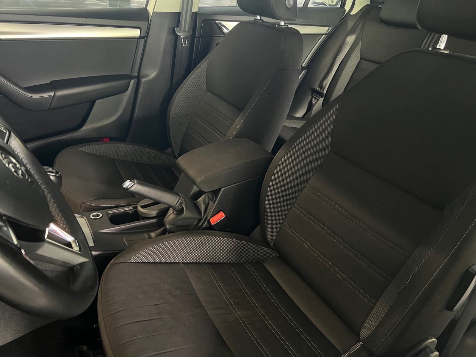 Škoda Octavia Combi 1.6 TDI 115 KS | AMBITION | Leasing bez Učešća, fotografija 10