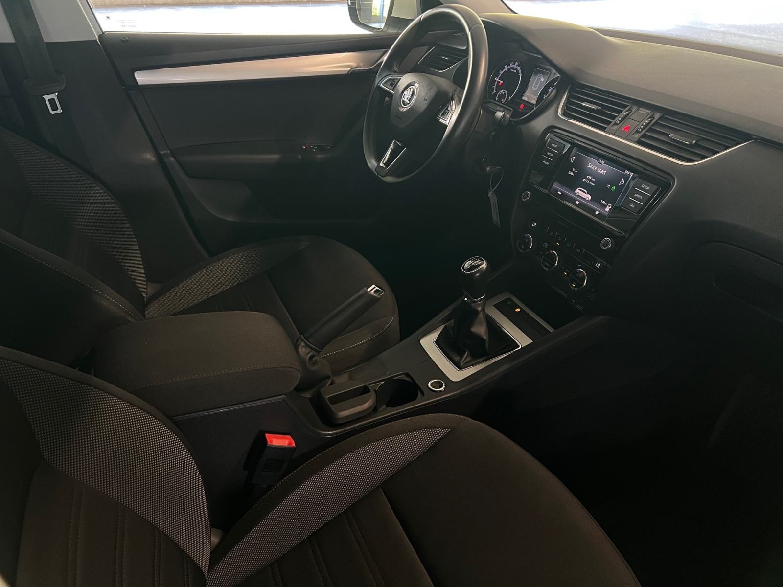 Škoda Octavia Combi 1.6 TDI 115 KS | AMBITION | Leasing bez Učešća, fotografija 12