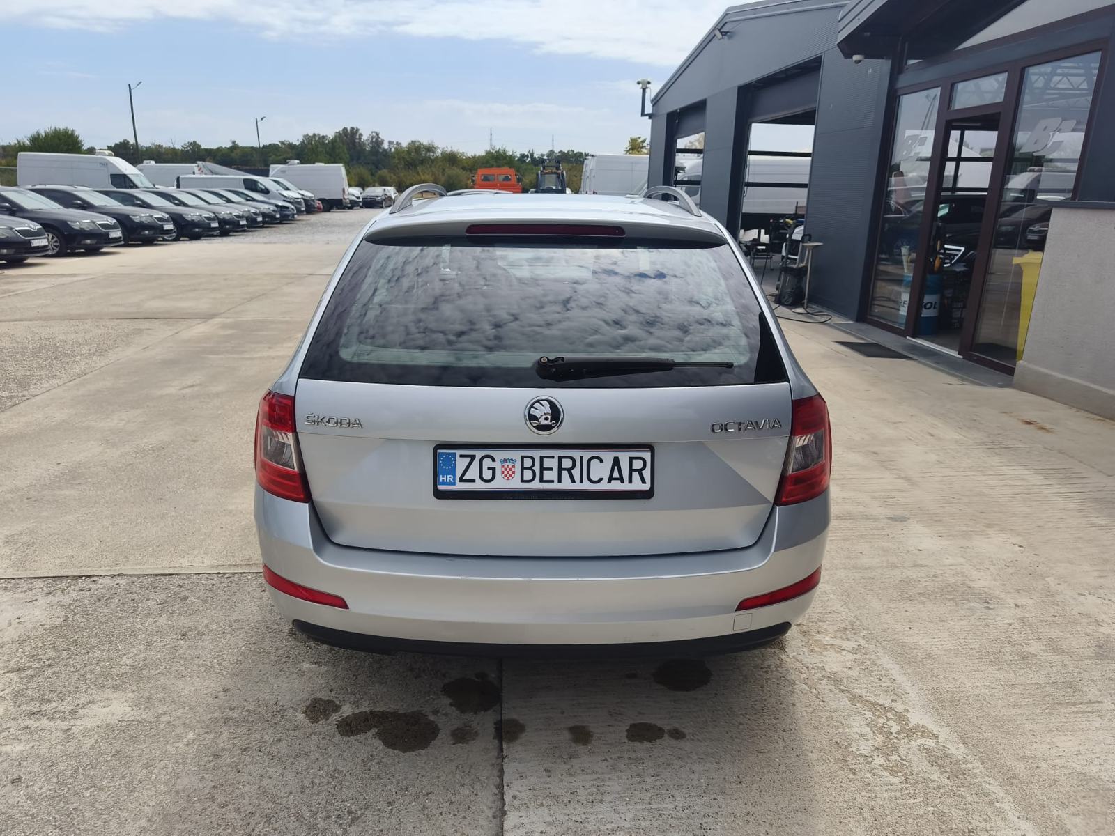Škoda Octavia Combi 1,6 TDI 2015god na ime kupca prodajem, fotografija 4