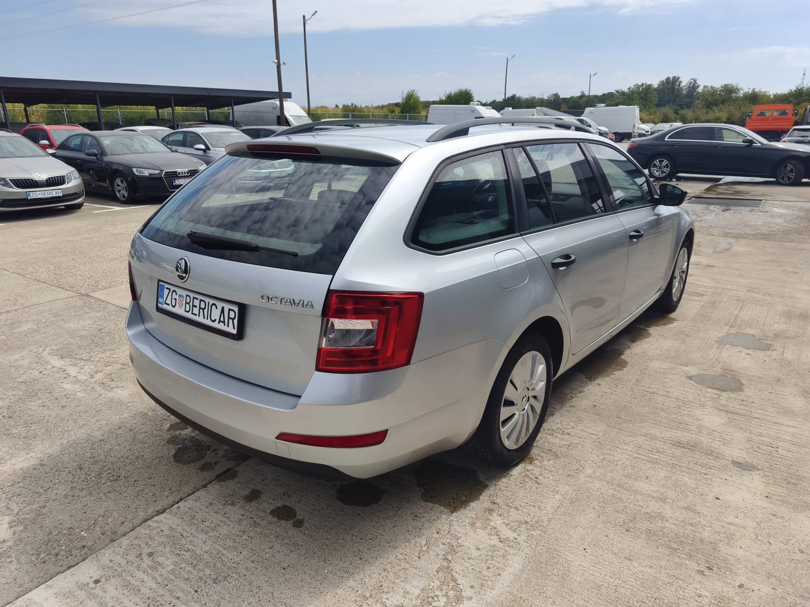 Škoda Octavia Combi 1,6 TDI 2015god na ime kupca prodajem, fotografija 5