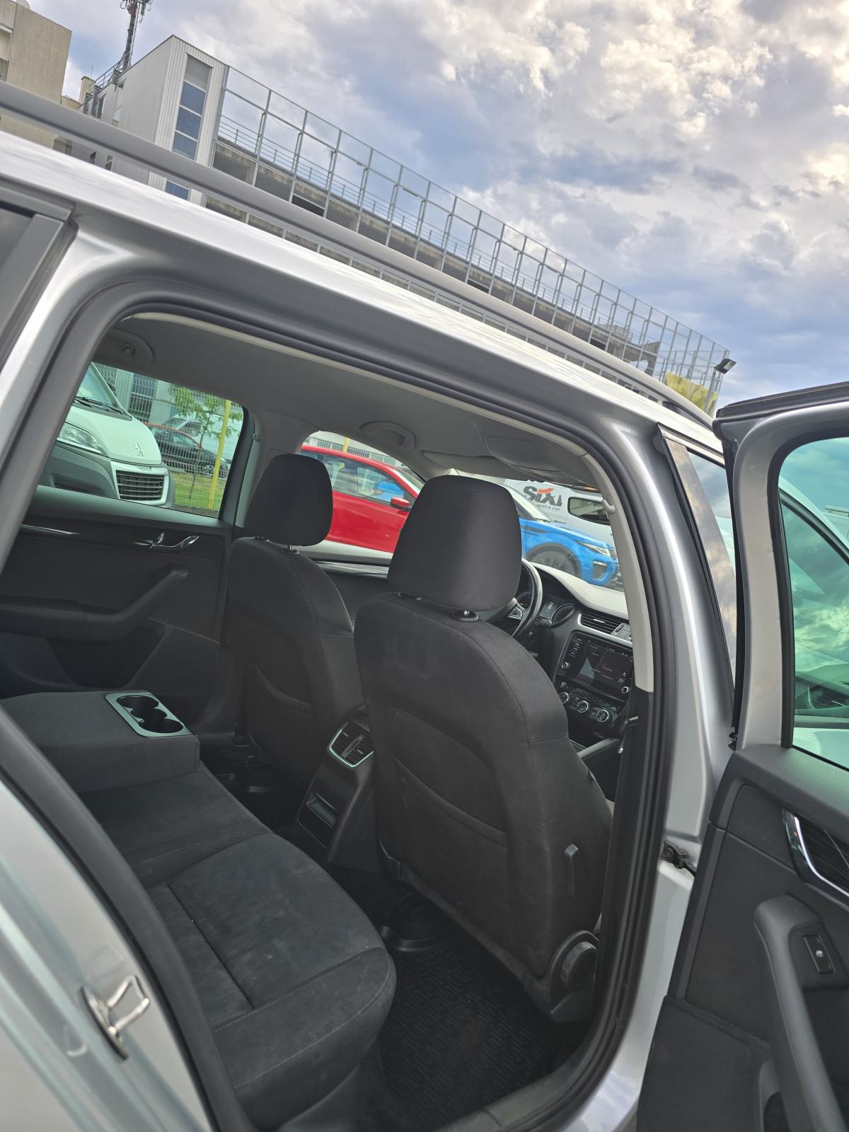 ŠKODA OCTAVIA COMBI 1.6 TDI * 2018.GOD. * ODLIČNO STANJE *BEZ ULAGANJA, fotografija 18