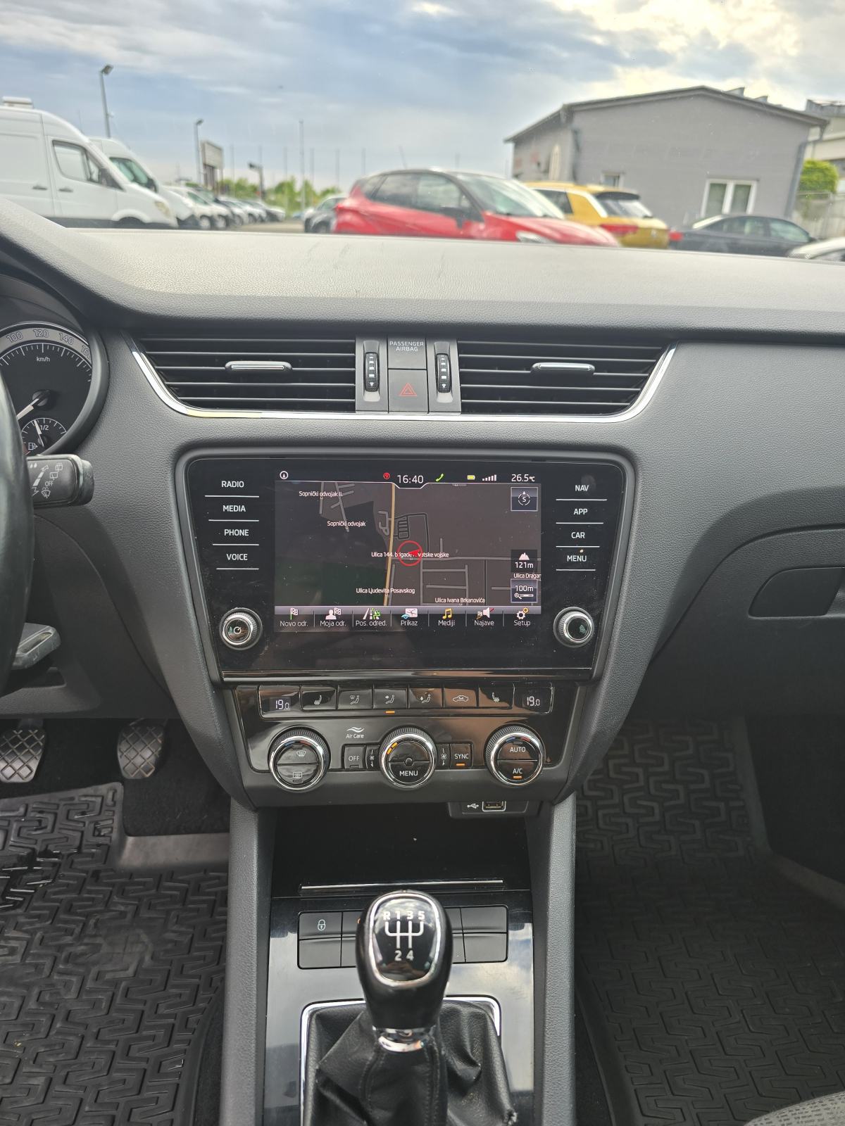 ŠKODA OCTAVIA COMBI 1.6 TDI * 2018.GOD. * ODLIČNO STANJE *BEZ ULAGANJA, fotografija 15