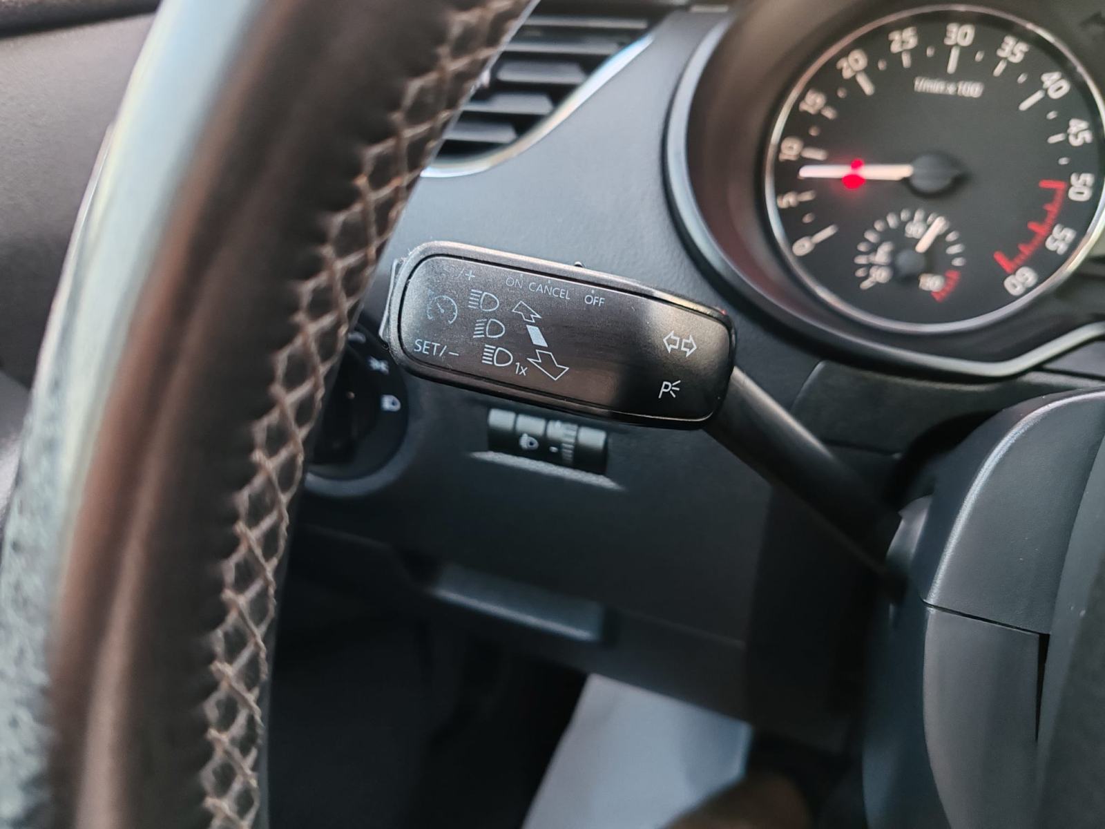 Škoda Octavia Combi 1,6 TDI,213000, 2014G, KARTICE DO 36 RATA, fotografija 16