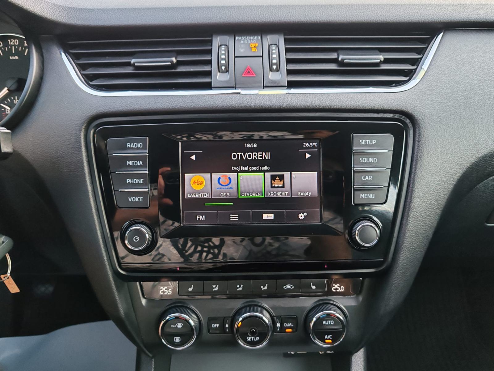 Škoda Octavia Combi 1,6 TDI,213000, 2014G, KARTICE DO 36 RATA, fotografija 17