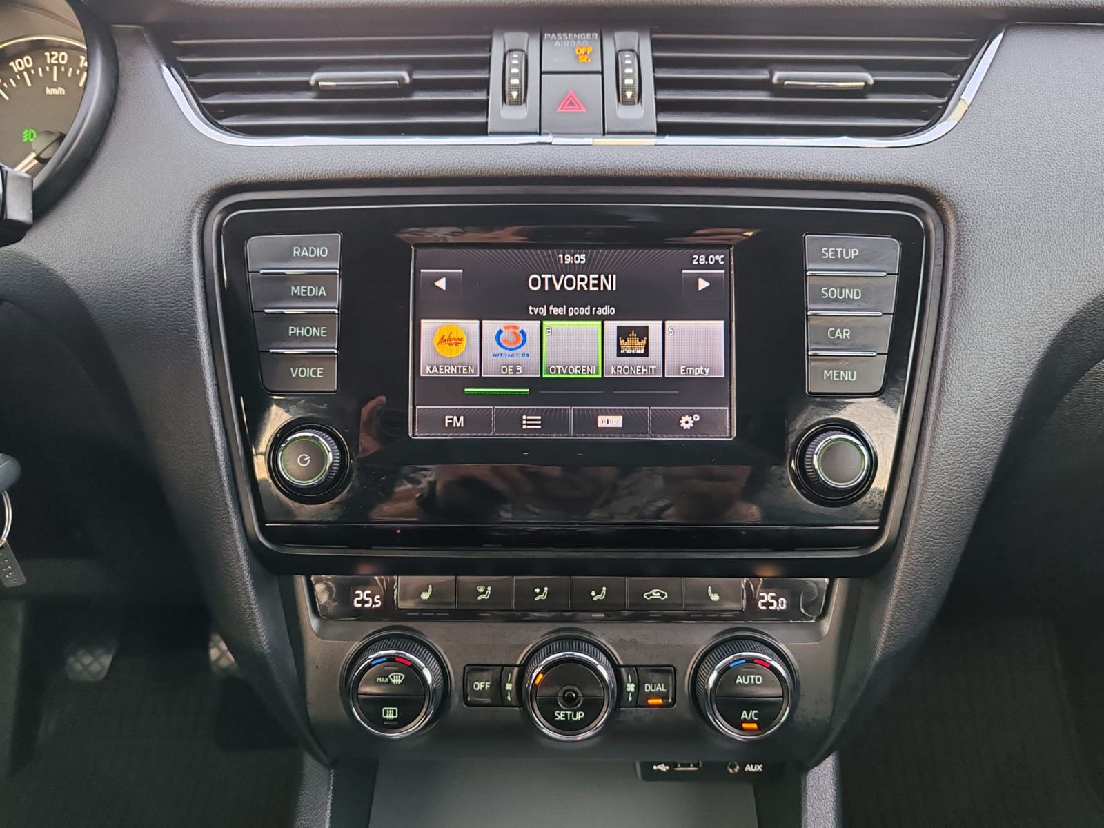 Škoda Octavia Combi 1,6 TDI,213000, 2014G, KARTICE DO 36 RATA, fotografija 14