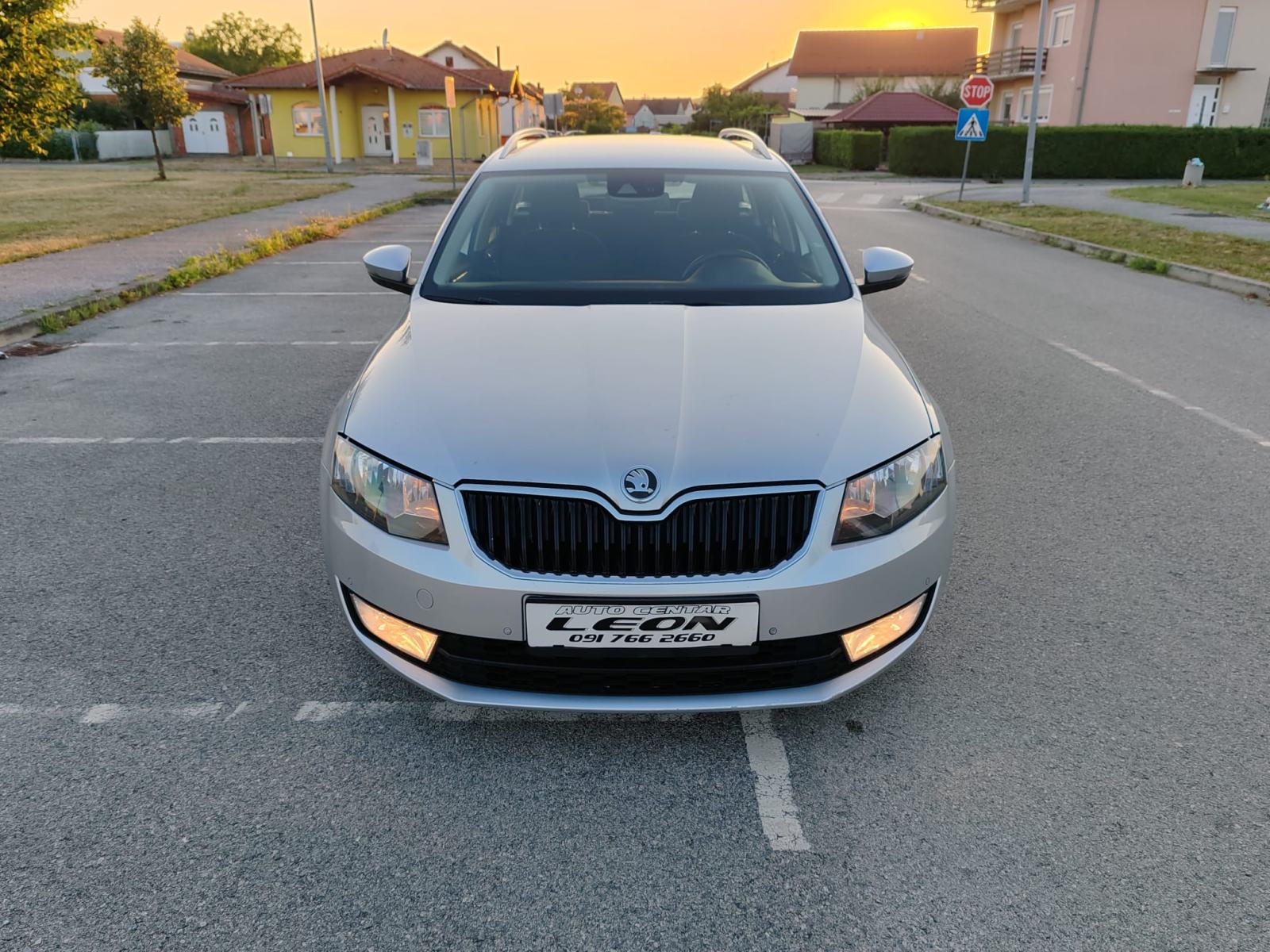 Škoda Octavia Combi 1,6 TDI,213000, 2014G, KARTICE DO 36 RATA, pogled izvana - slika 2