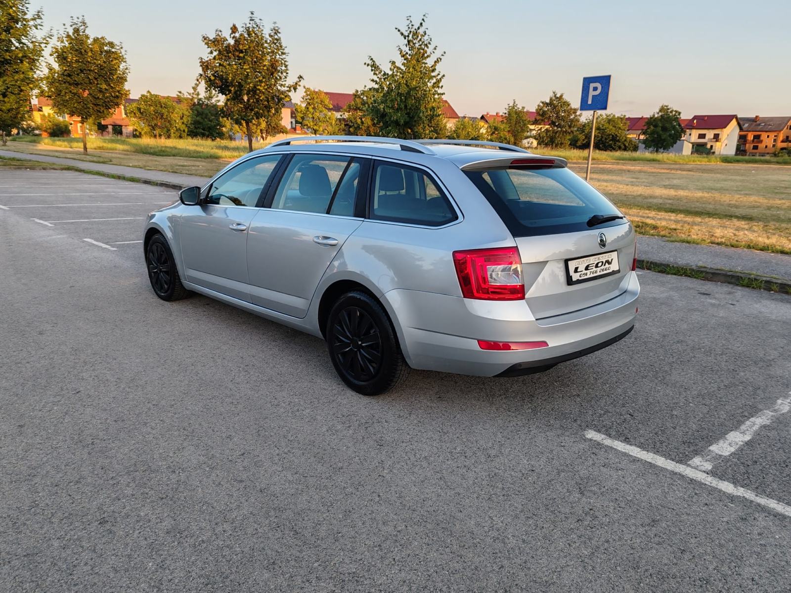 Škoda Octavia Combi 1,6 TDI,213000, 2014G, KARTICE DO 36 RATA, fotografija 6