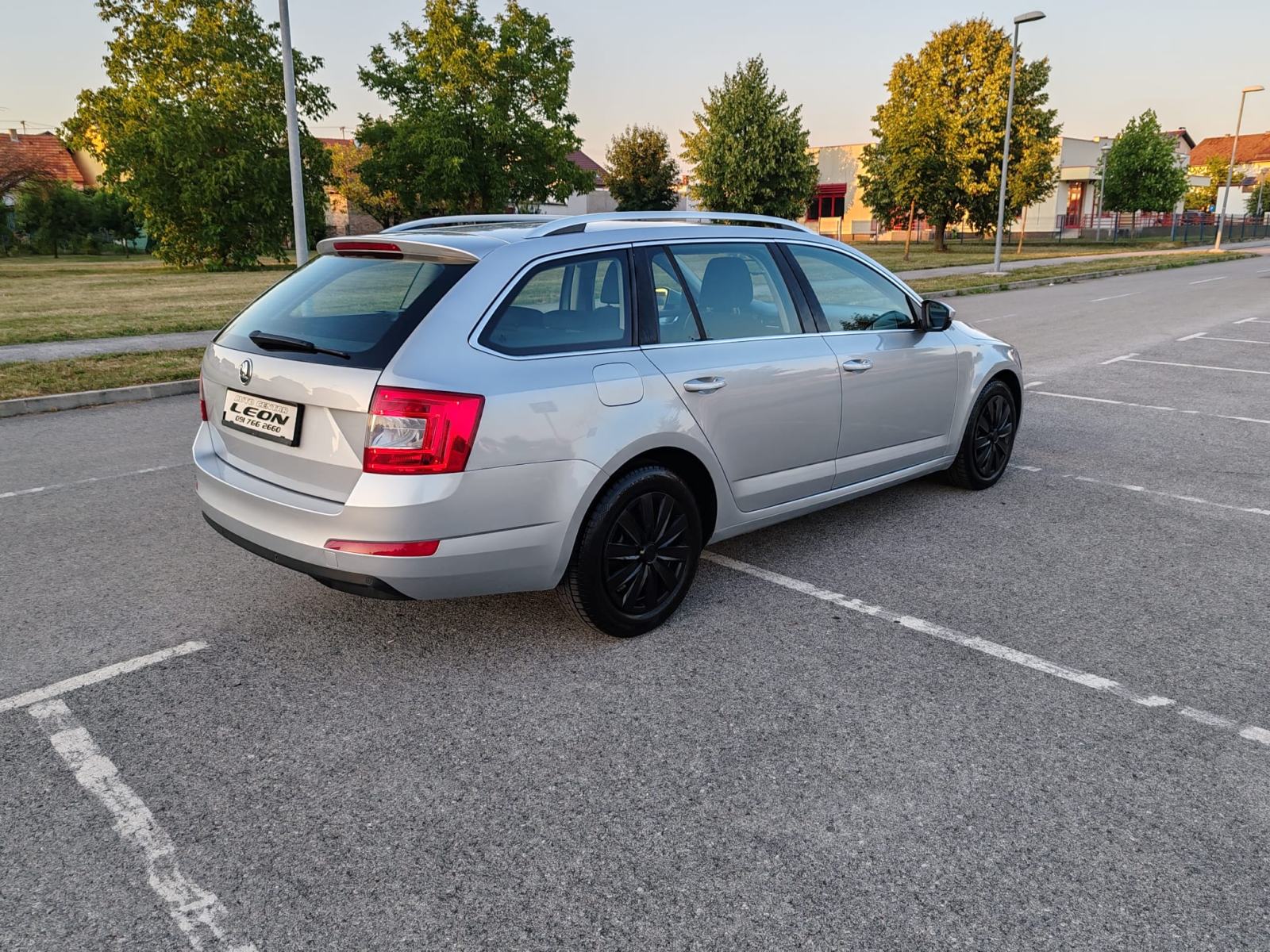 Škoda Octavia Combi 1,6 TDI,213000, 2014G, KARTICE DO 36 RATA, pogled izvana - slika 4