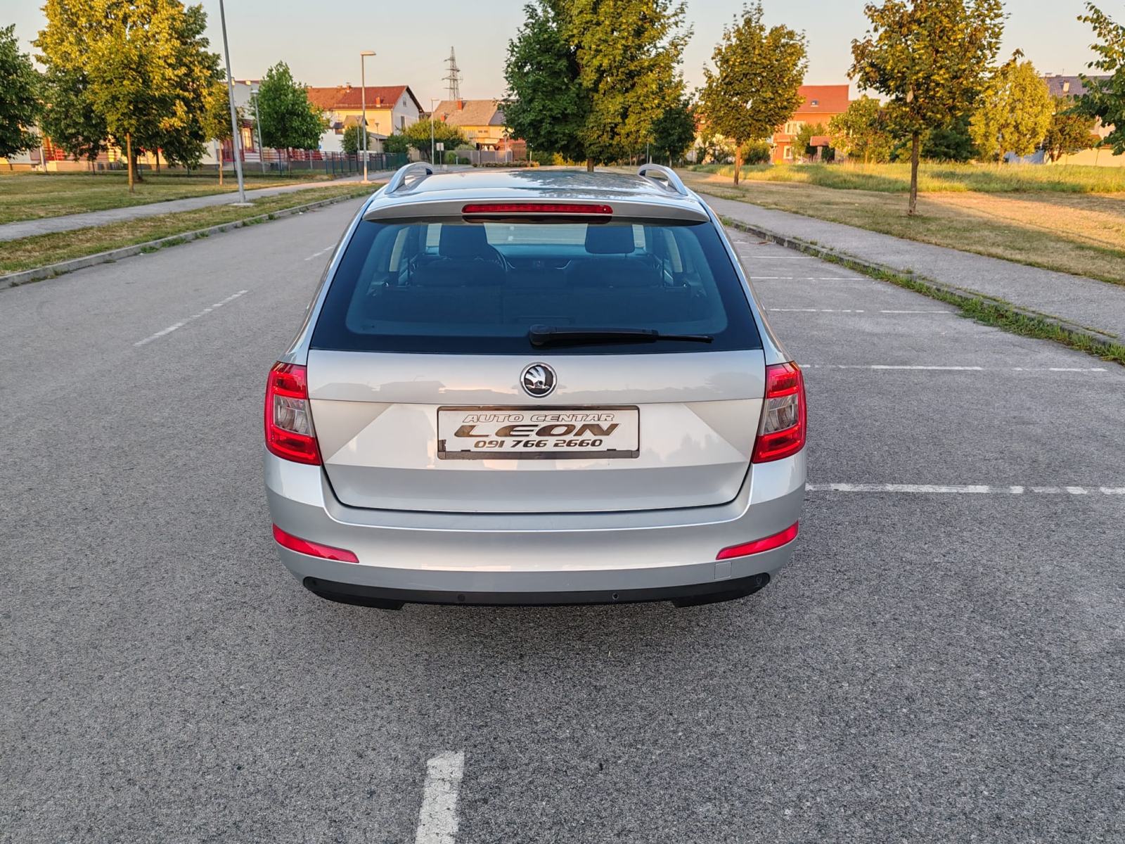 Škoda Octavia Combi 1,6 TDI,213000, 2014G, KARTICE DO 36 RATA, pogled izvana - slika 5