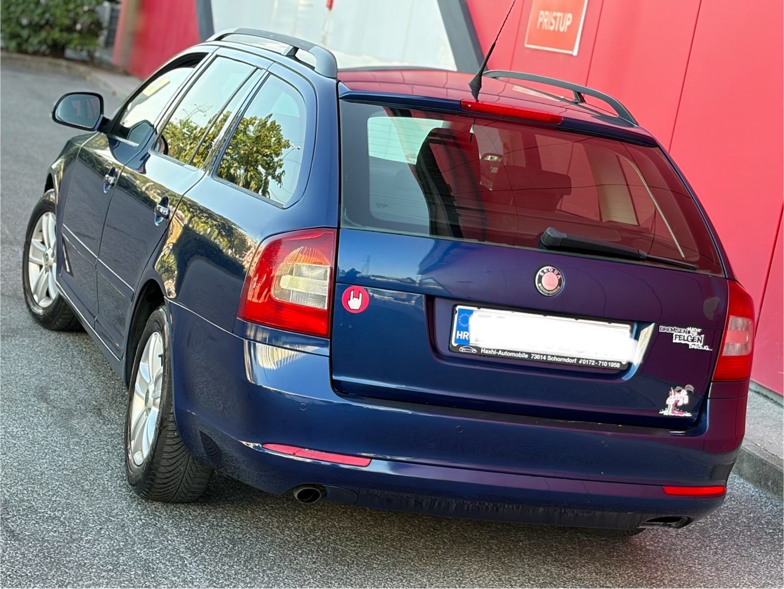 ŠKODA OCTAVIA COMBI 1.6 TDI 220.000 KM METALIK TAMNO PLAVA BOJA!!!, fotografija 4