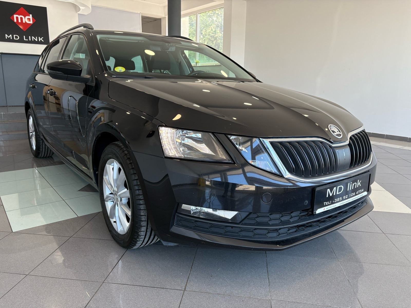 Škoda Octavia Combi 1,6 TDI Ambition, fotografija 3