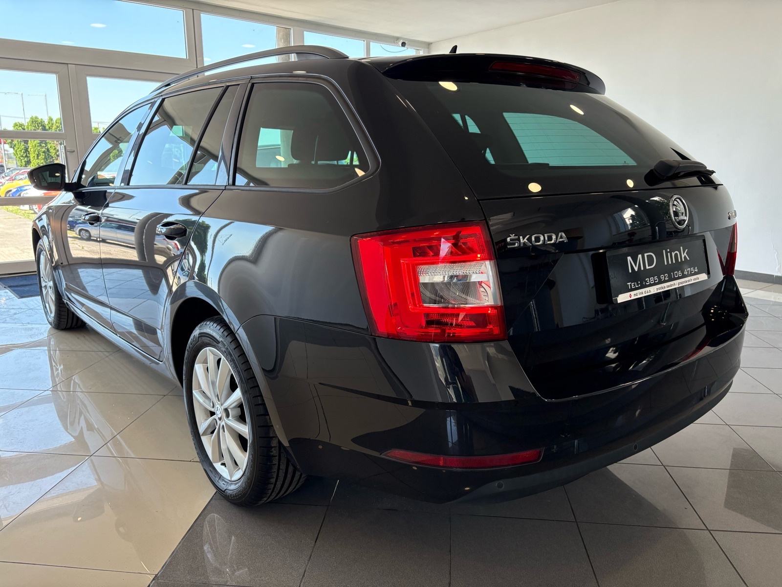 Škoda Octavia Combi 1,6 TDI Ambition, fotografija 4